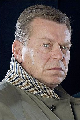 Уоррен Кларк
