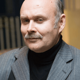 Сергей Овчаров