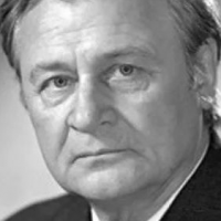 Михаил Постников
