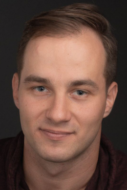 Александр Лавров