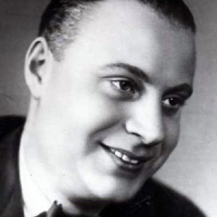 Александр Менакер