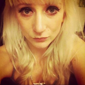 Анна Молд