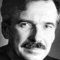 Юрий Петров