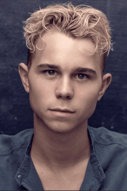 Макс Пембертон